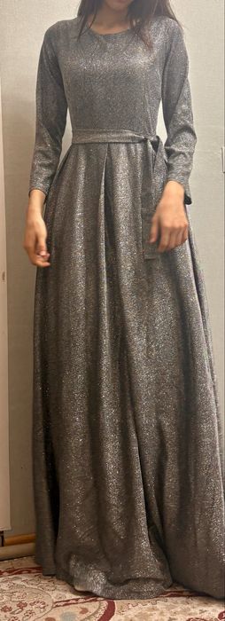 Платье с блестками и с корсетом