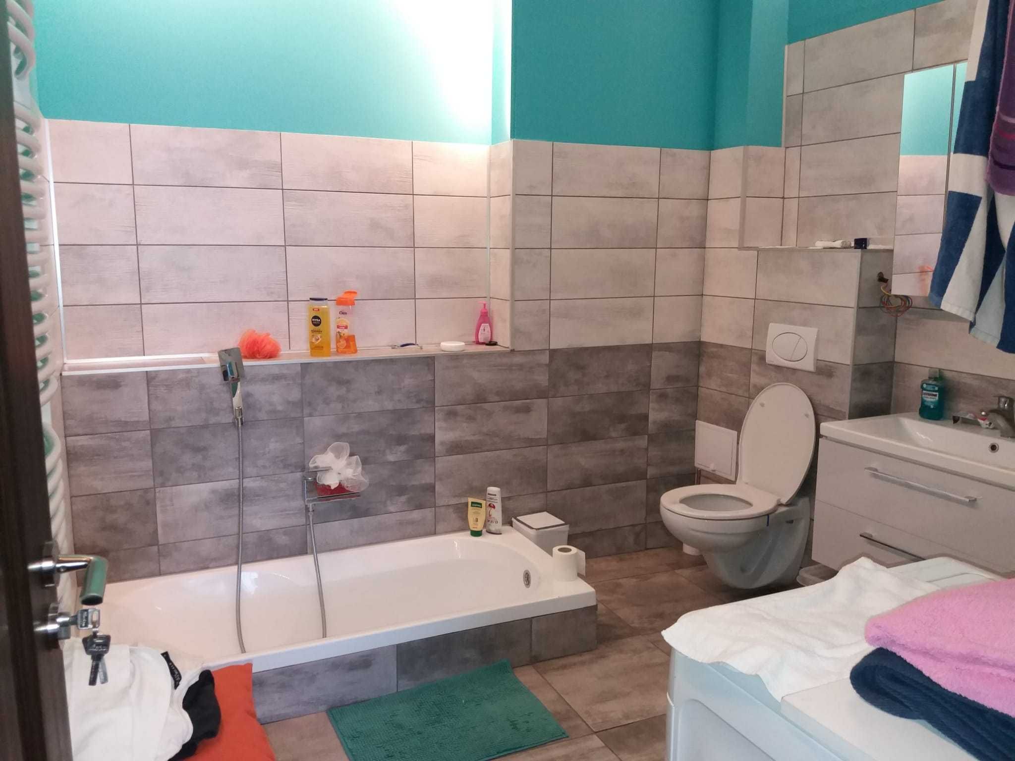 Apartament (3 camere) Municipiul Suceava, Judetul Suceava Suceava • OLX.ro