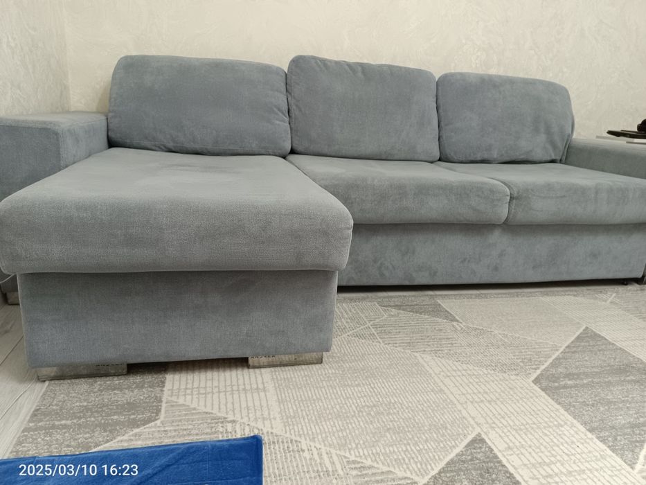 Продам диван угловой