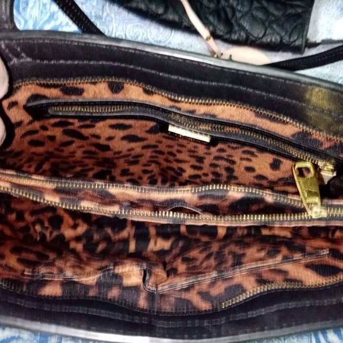 Продам женские фирменные  сумки в отличном состоянии