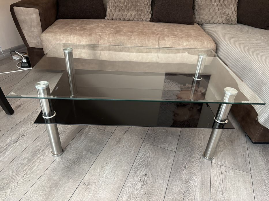 Стъклена холна маса