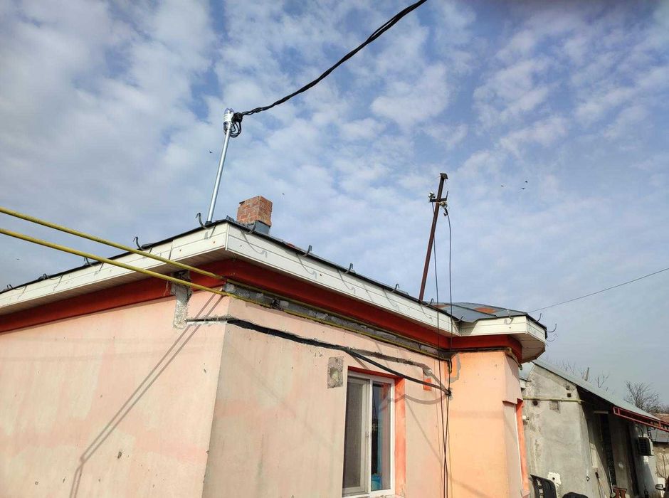 Doua case + toate utilitatile (gaz, trifazic) in Roșiori de Vede
