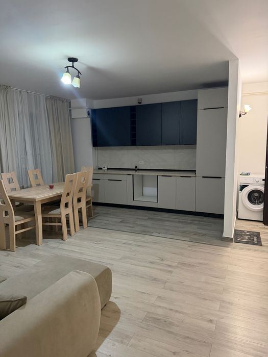 Vand apartament pe str Trotus bloc nou.