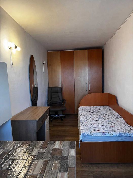 Apartament cu 3 camere mobilat si utilat