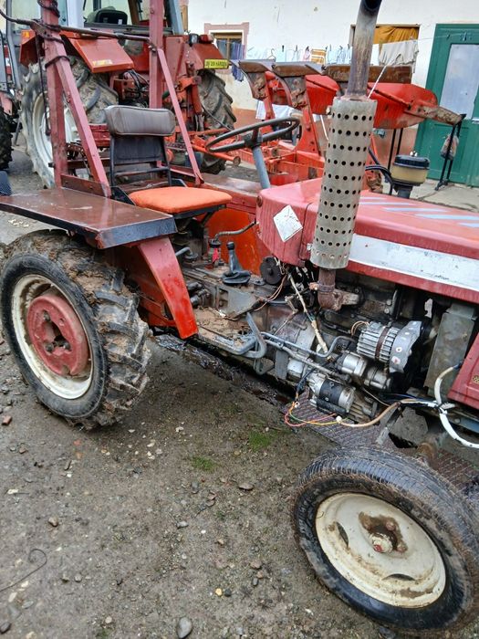 Tractor yto an 1996 cu acte