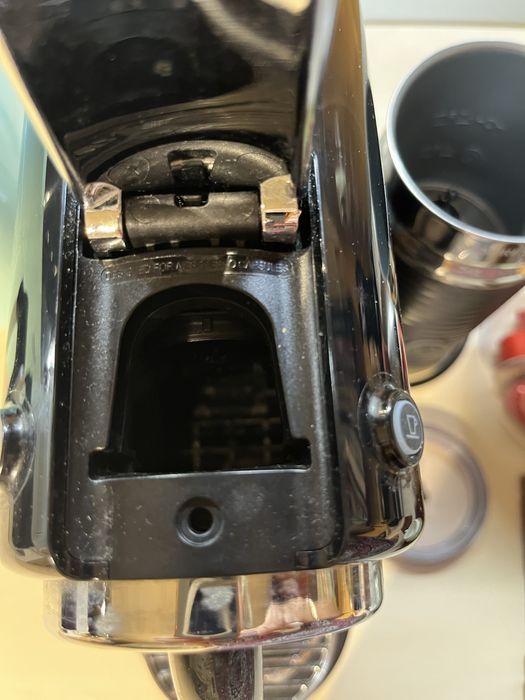 Espressor Nespresso by De'Longhi CitiZ & Milk Black, 1710 W, 19 bari