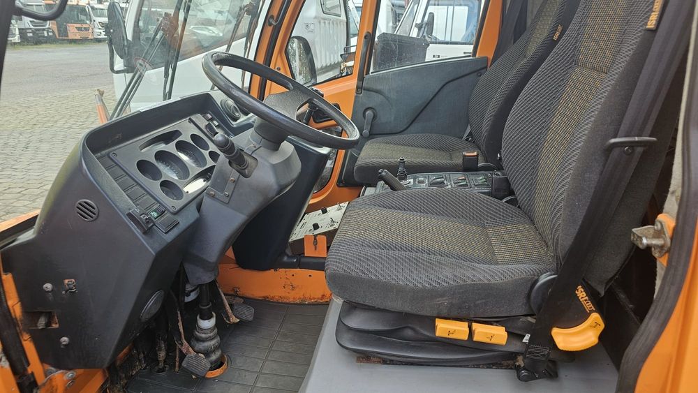 Multicar Unimog lama zapada sararita