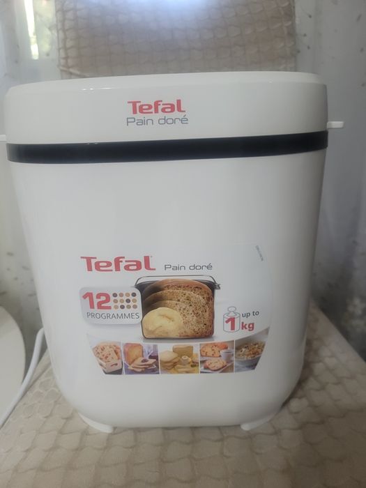 Masina de paine Tefal Pain Doré PF210138, 700 W, 1000 g, 12 programe, 3setari, alb/ negru
