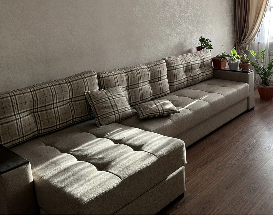 Продам диван в гостиную