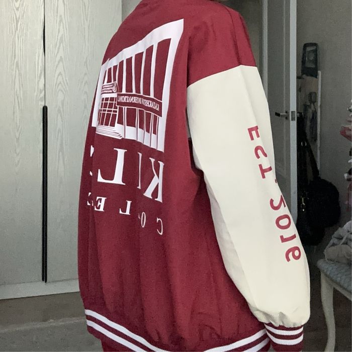 Продаю бомбер от колледжа