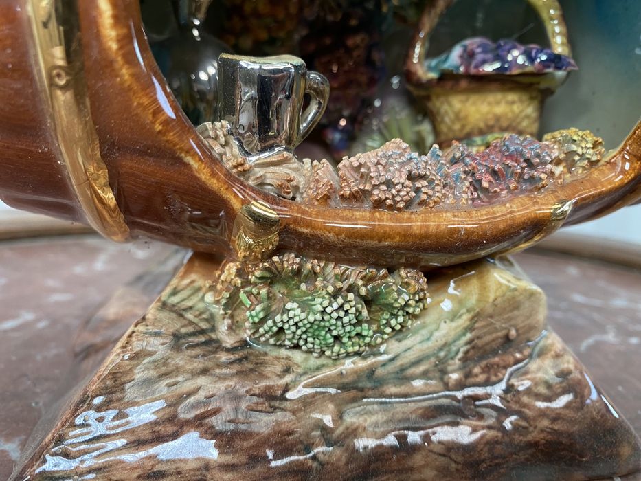 Италианска порцеланова фигура лозов масив