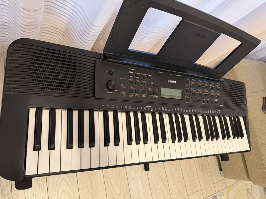 Orga electronica Yamaha PSR-E273