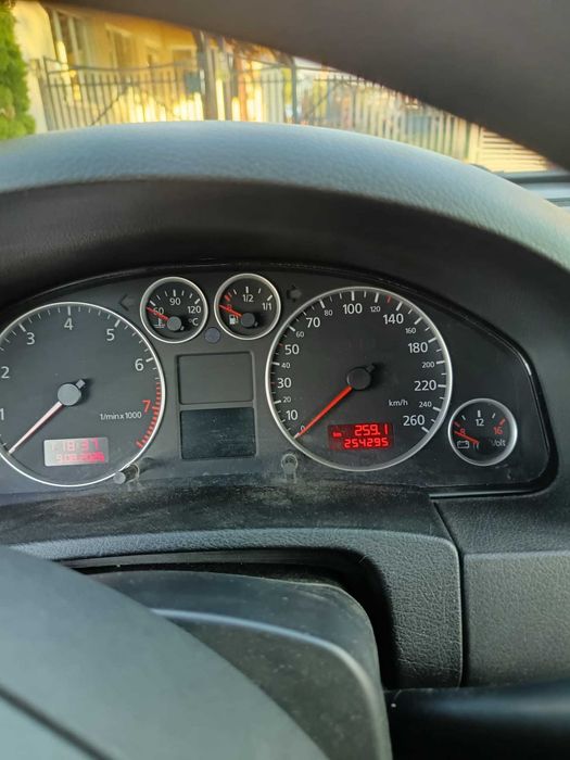 AUDI A6 Avant 2001 — imagine 2