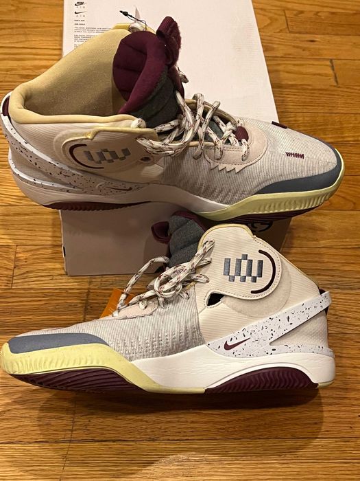 Adidasi noi cu etichetă