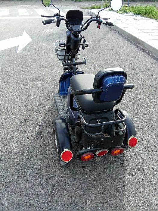 Електрическа количка за трудно подвижни хора