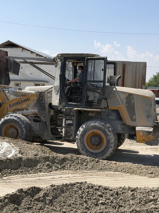 погрузчик сотилади