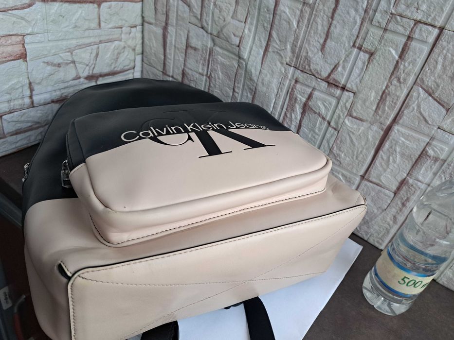 дамска ,мъжка раница,чанта Calvin Klein