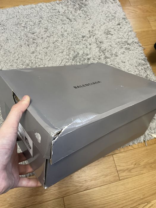 Balenciaga tracks 44