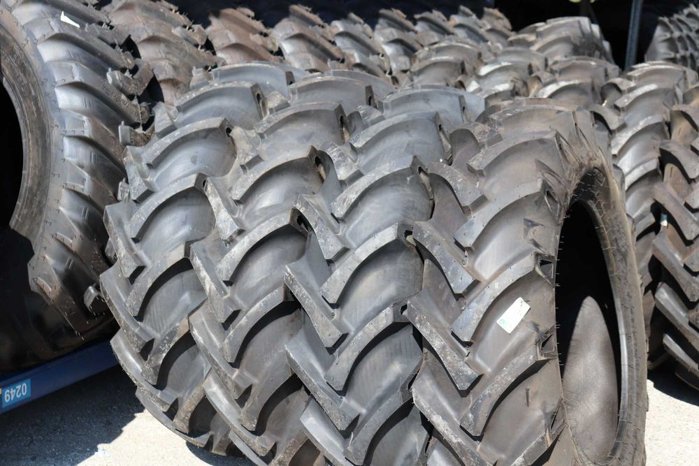 13.6-28 BKT Cauciucuri Noi cu garantie pentru Tractor Spate