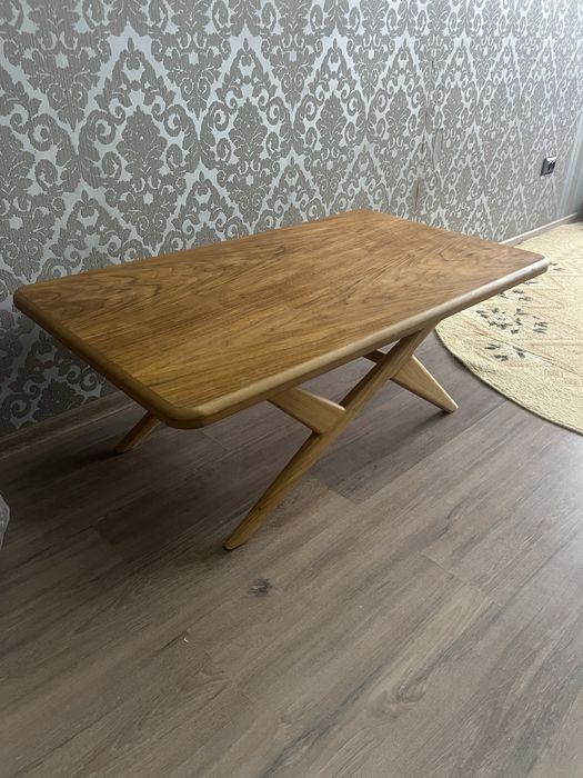 Продам журнальный столик