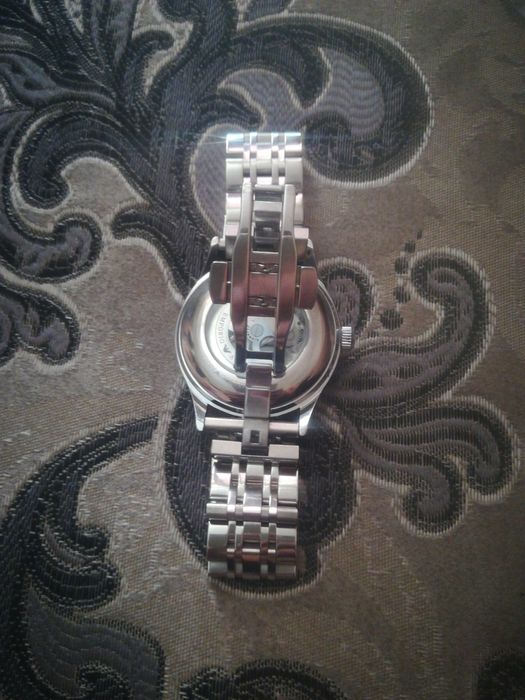 Emporio Armani наручные часы