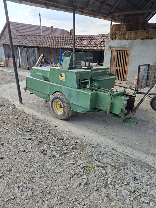Presa John Deere 336