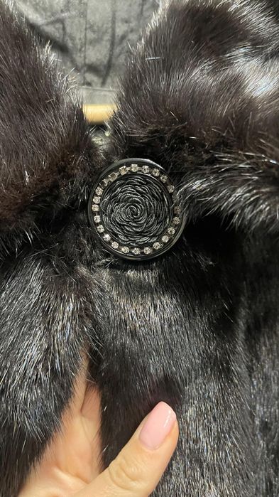 Продам норковую шубу