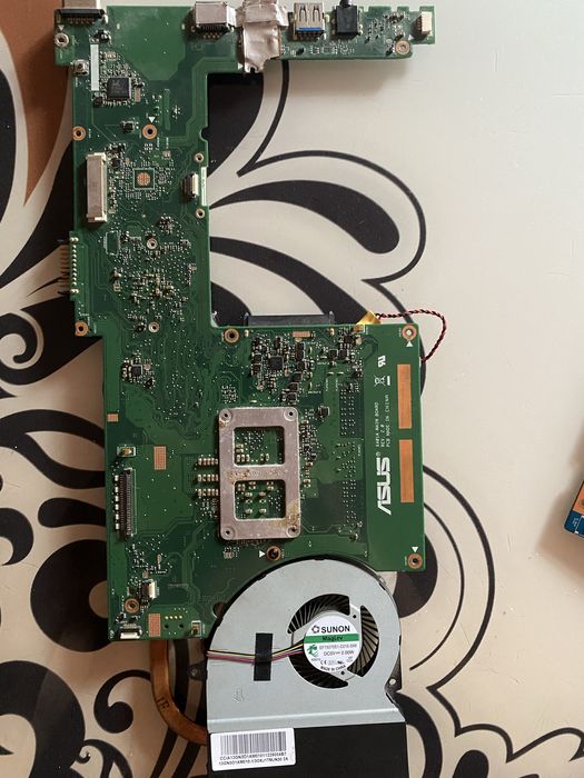 Vand piese laptop, asus si compaq