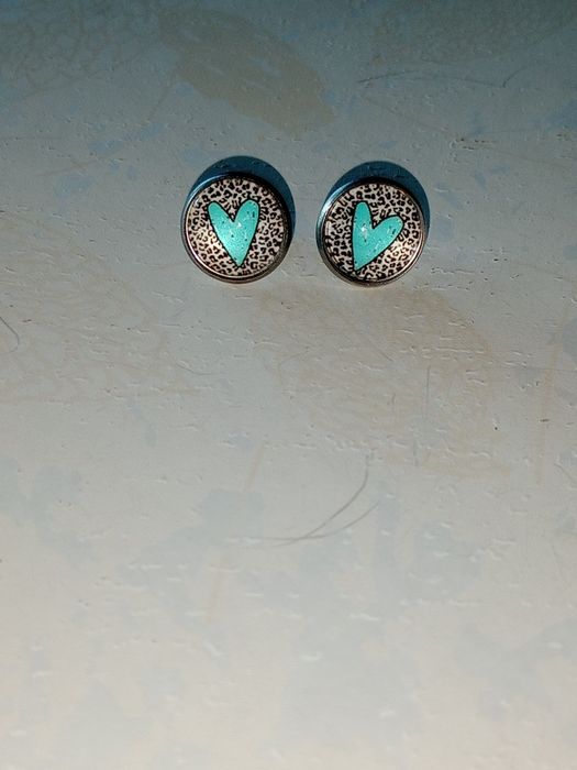 Продавам нови обеци