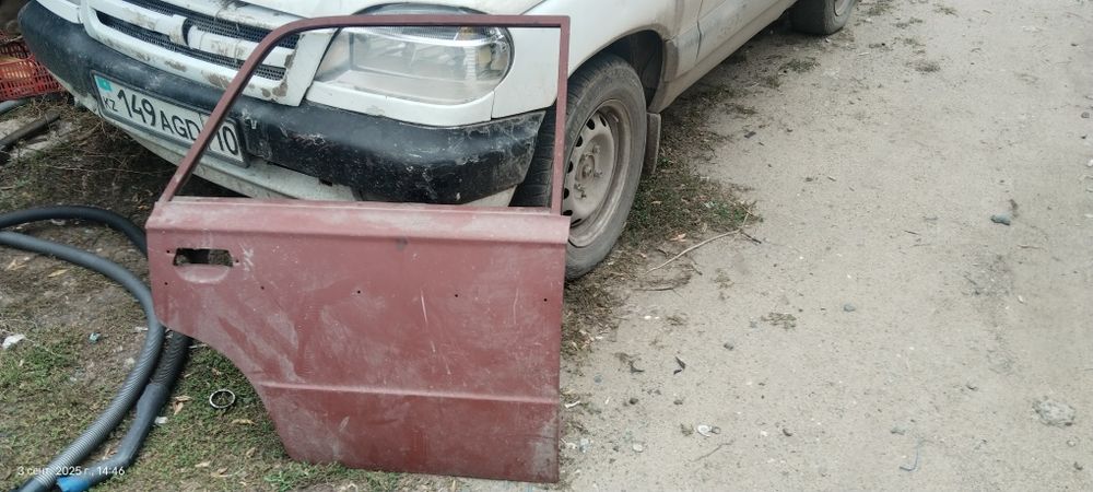 Продам дверь задняя правая новая