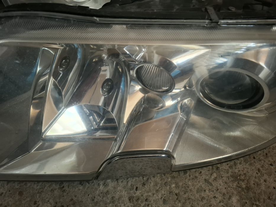 Faruri Skoda Superb 1