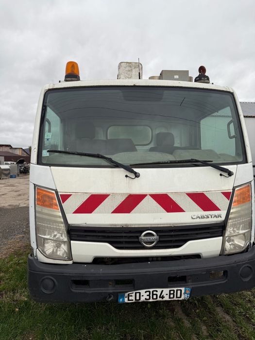 Nacela nissan cabstar 10 metri