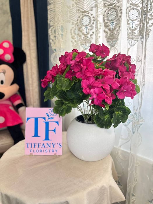 Suniy gullar har xil razmerda