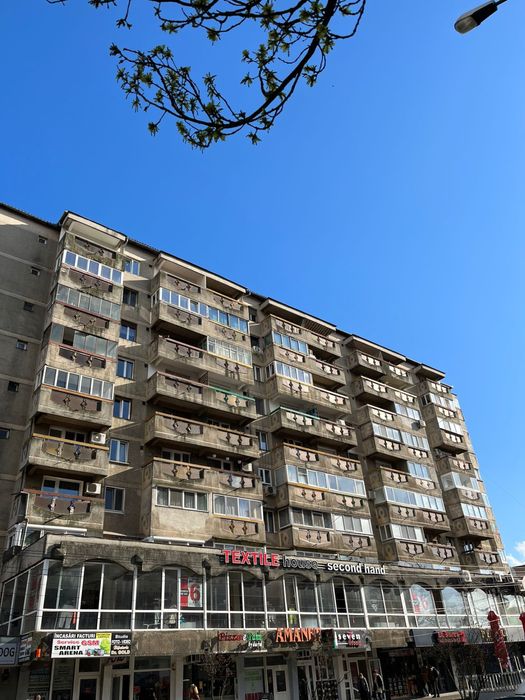 Apartament 4 camere Piata Rogerius tip AN Oradea • OLX.ro