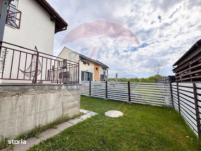 Casa moderna de vanzare in Bavaria Park cu priveliste la muntii Fagars