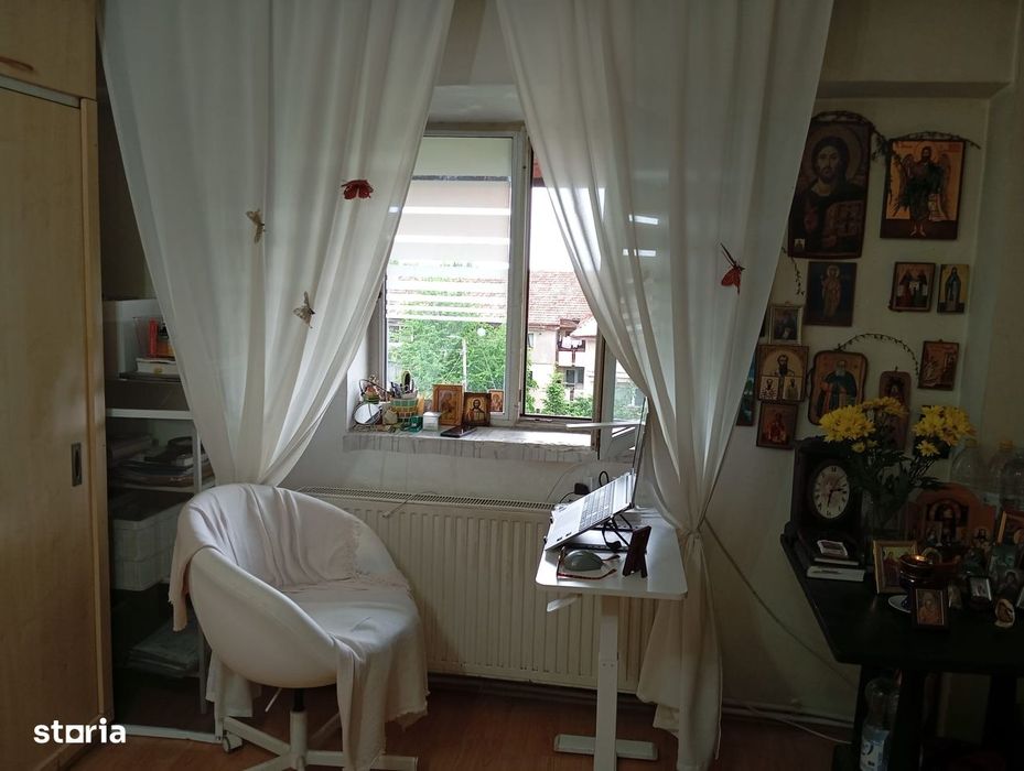 Apartament 4 Camere De Vânzare – Zonă Centrală — fotografia 3