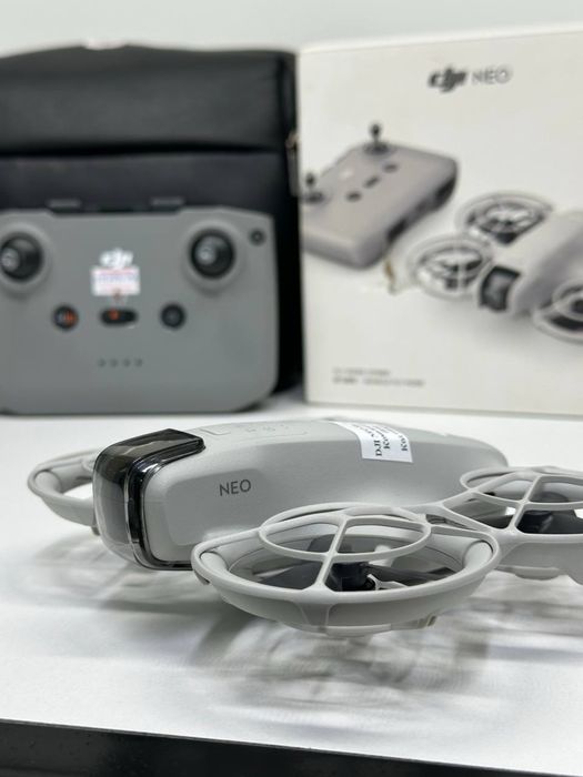 DJI NEO Fly More Combo
