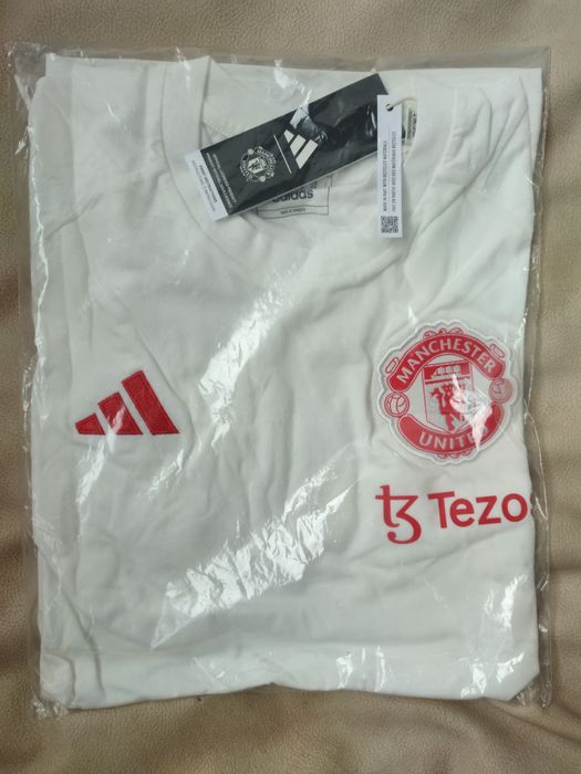 Manchester United Home 23/24 – чисто нова оригинална тениска (S и М)
