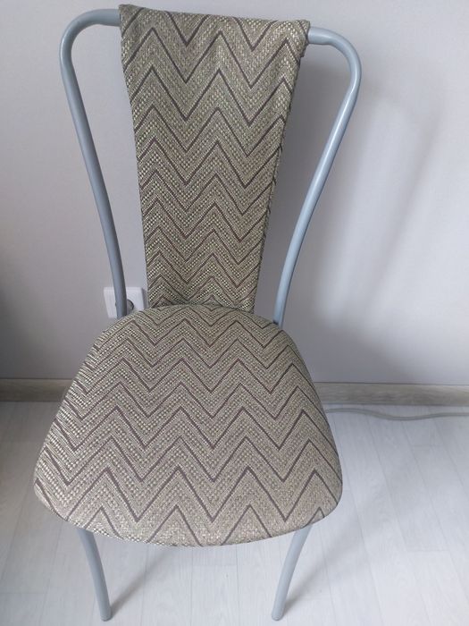 Продам стулья количество 4 штука