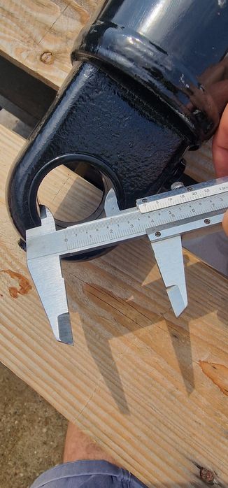 Cilindru hidraulic lungime 710 mm 71 cm inchis tija 50 mm grosime diam