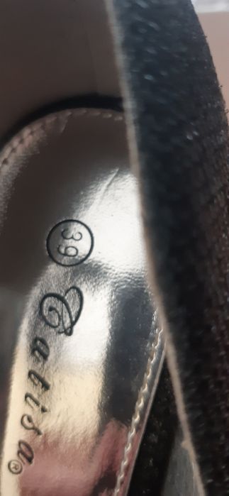 Дамски  обувки.Официални.39 номер.