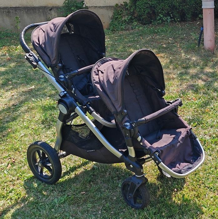 Двойна количка за породени деца или близнаци. + кош за новородено