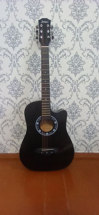 Gitara Akustik yangi