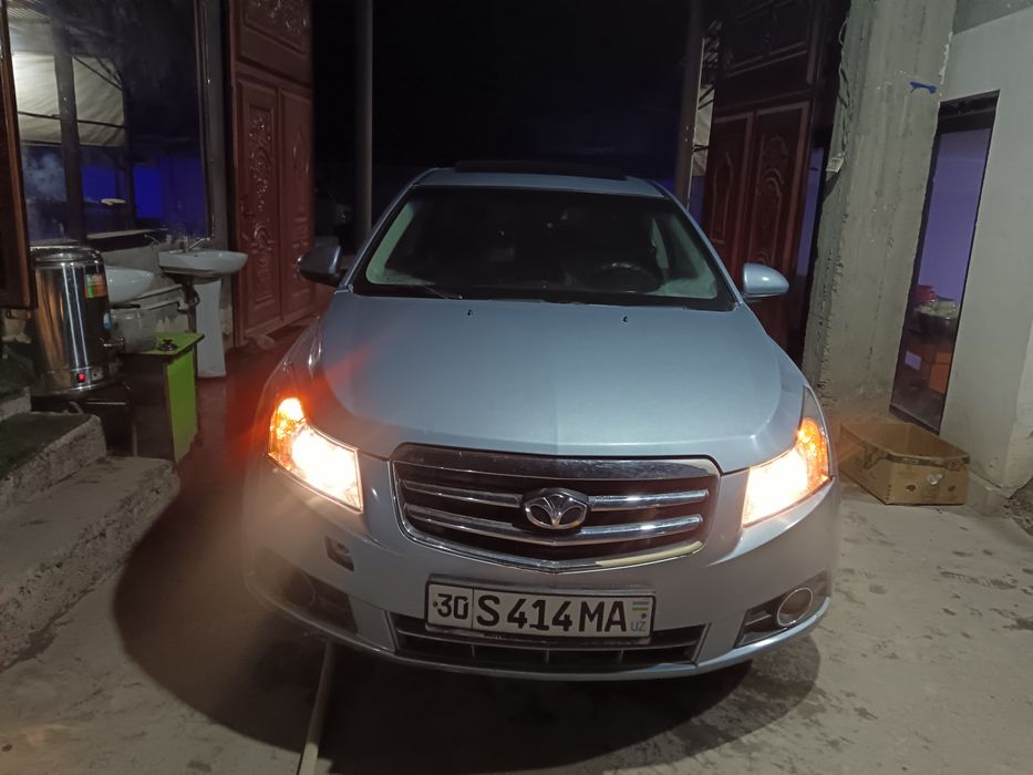 2009 yil ishlab chiqarilgan bir kishi mingan, old farasi almashtirilga