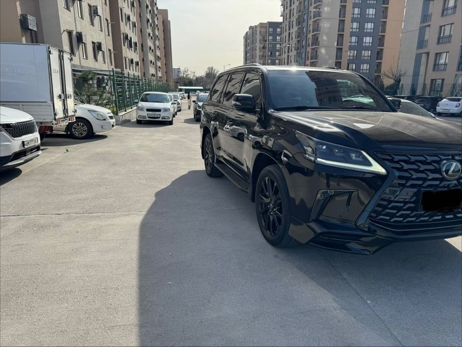 Продам Lexus LX 570 Kuro Black Edition