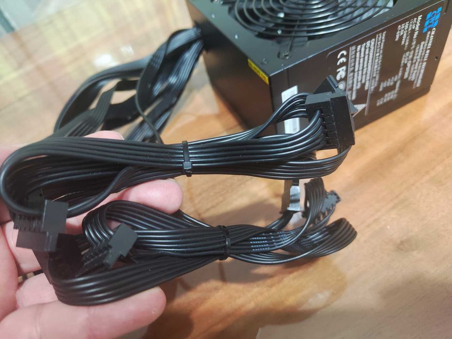 Продавам захранване CWT 750W 80+ Gold (Channel Well Technology)