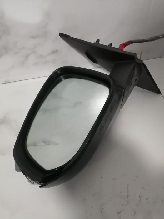 Зеркало Тоета RAV 4.