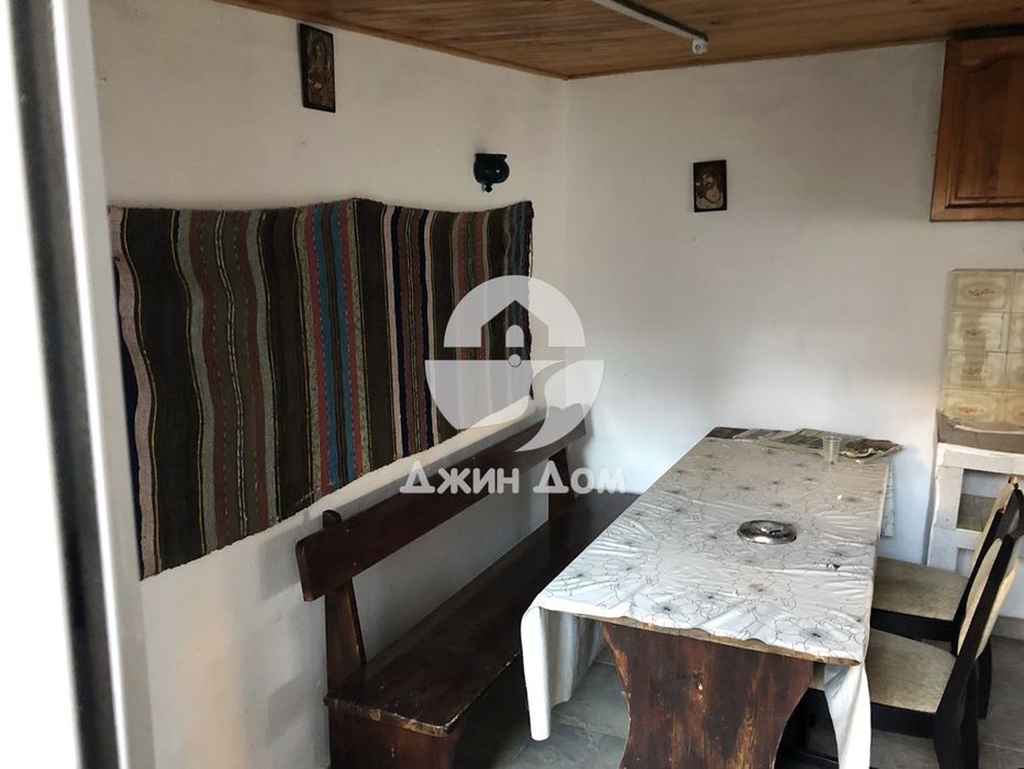 Просторен обзаведен етаж от къща, гр. Несебър