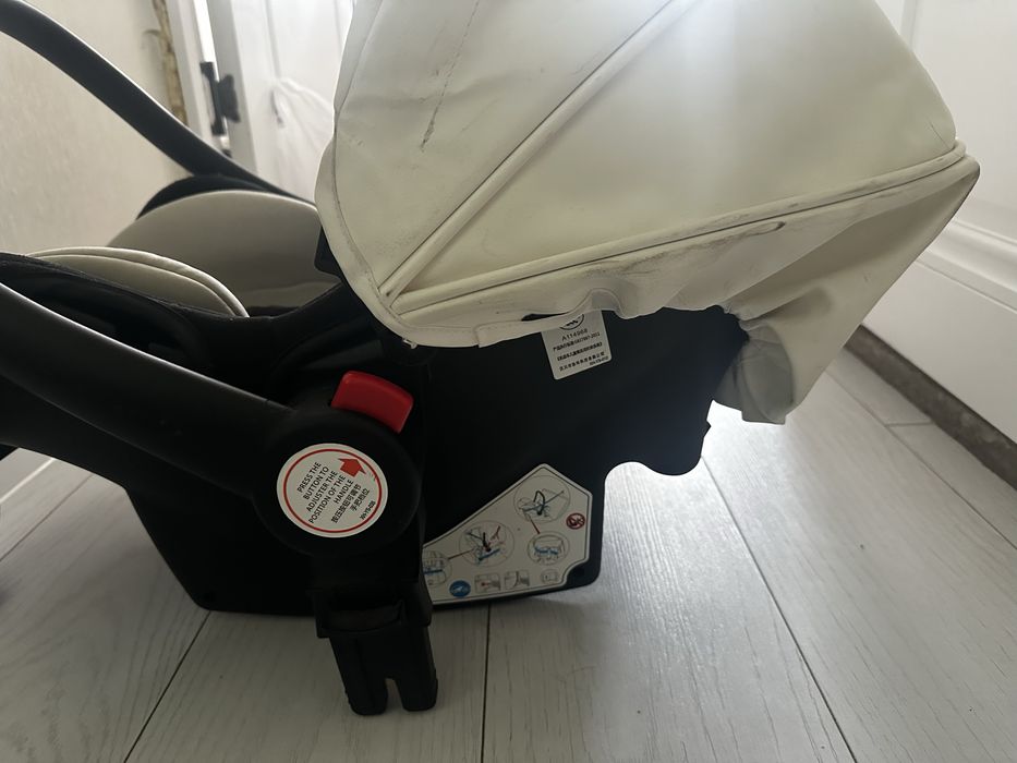 Детское автокресло-люлька