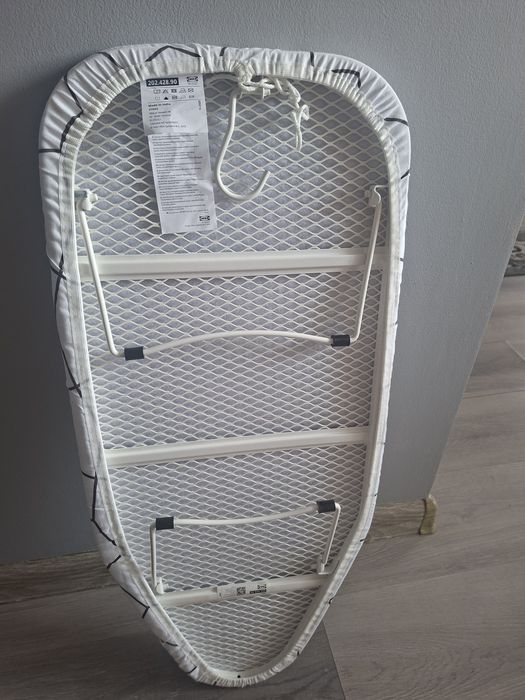 Продам гладильную доску IKEA новая